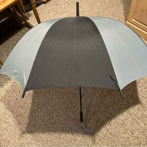 NWOT Vintage Pierre Cardin Silver Grey and Black Rain Umbrella